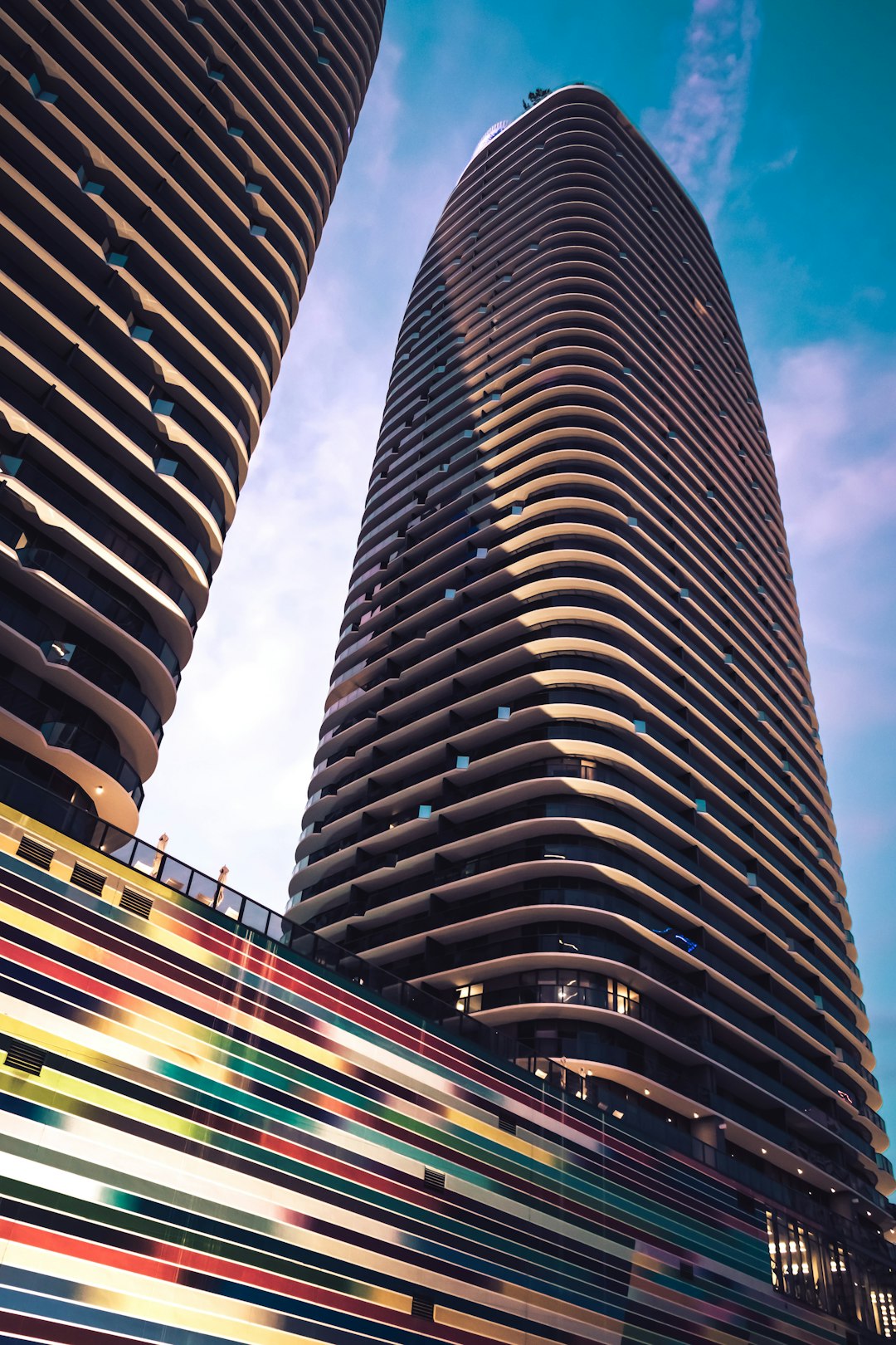 high-rise-building-ygyi7juyt28